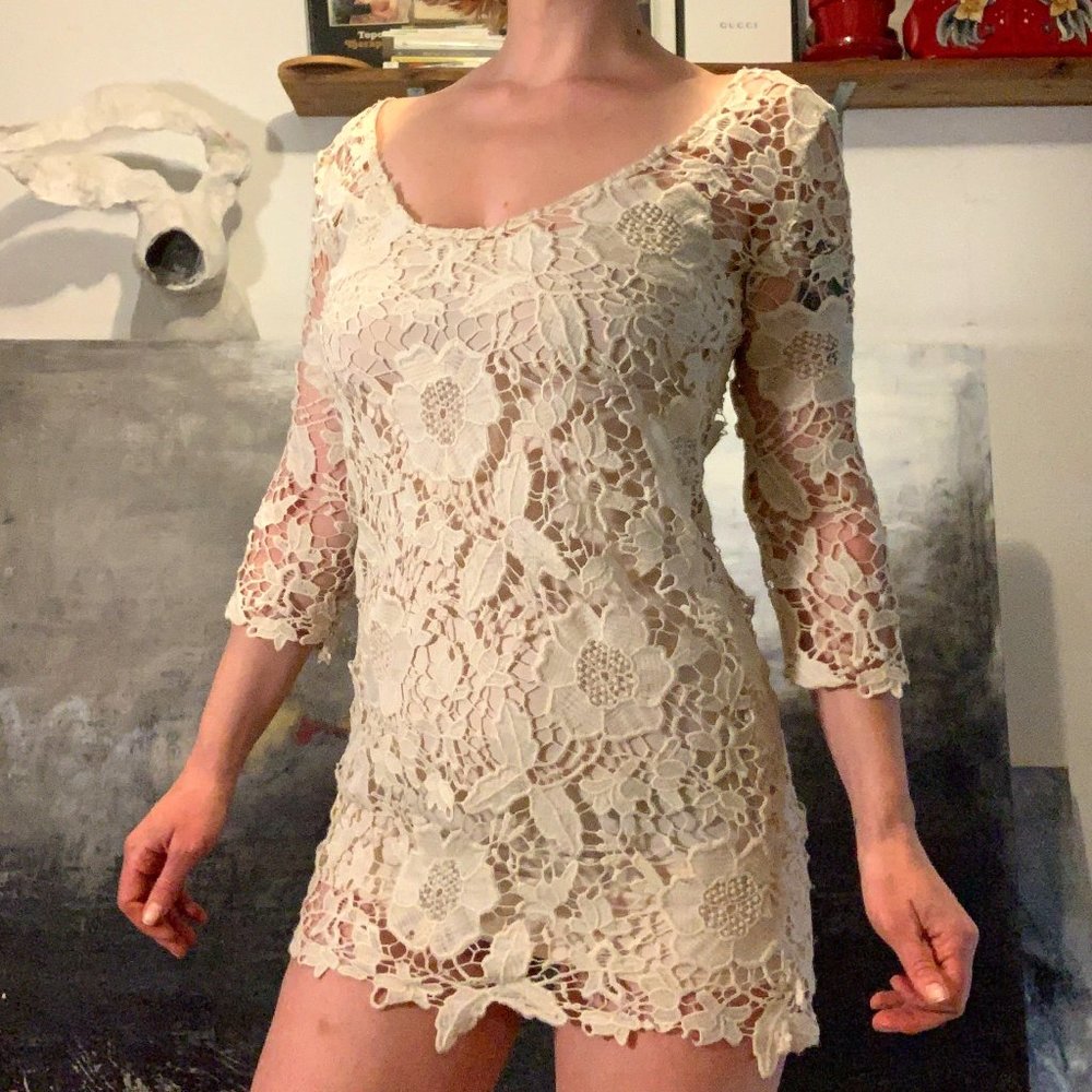 Vintage Lace Mini